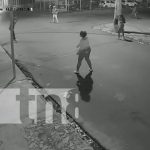 Cámaras registran pelea a pedradas entre grupos de jóvenes en Chinandega (VIDEO) Foto: Ataque a pedradas en una calle de Chinandega / TN8