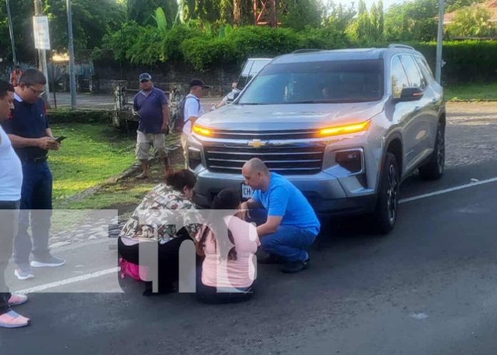 Foto: Madre e hija lesionadas tras accidente en Chinandega / TN8 Foto: Madre e hija lesionadas tras accidente en Chinandega / TN8