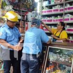 Inspeccionan tramos ferreteros del Mercado Iván Montenegro para prevenir incendios Foto: Prevención de incendios con inspección de bomberos en el Mercado Iván Montenegro / TN8