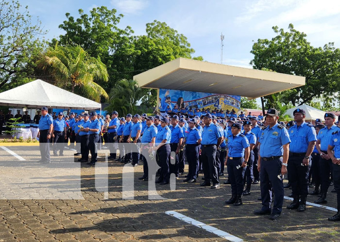 Foto: Ofrenda de la Policía Nacional para hermanos y hermanas en el cumplimiento del deber en Nicaragua / TN8