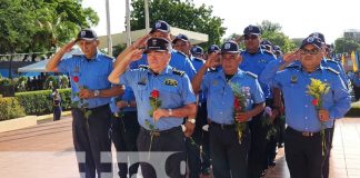 Foto: Ofrenda de la Policía Nacional para hermanos y hermanas en el cumplimiento del deber / TN8