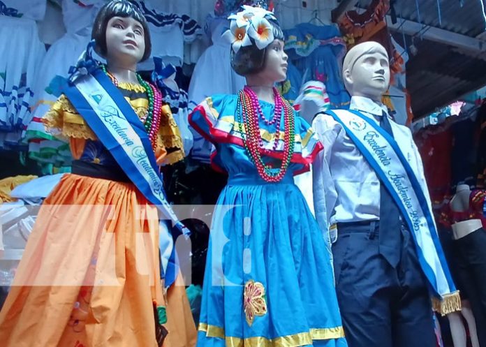 Foto: Comercio por el Día Nacional del Huipil / TN8 Foto: Comercio por el Día Nacional del Huipil / TN8