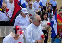 Foto: Ofrenda a héroes de San Jacinto / TN8