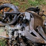 Un casco no fue suficiente: joven de 21 años muere en violento accidente en Managua Foto: Muerte de motociclista tras accidente en la rotonda del INTA, en Managua / TN8