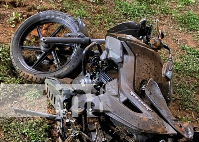 Foto: Muerte de motociclista tras accidente en la rotonda del INTA, en Managua / TN8 Foto: Muerte de motociclista tras accidente en la rotonda del INTA, en Managua / TN8