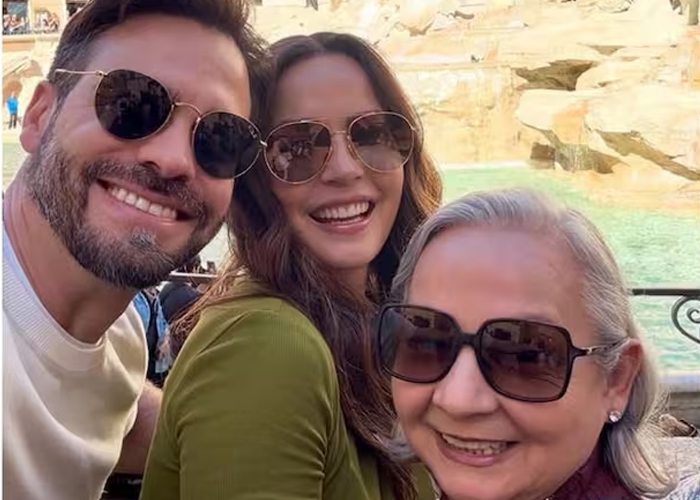 Foto: Carmen Villalobos y su mamá en el Vaticano/Cortesía