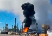 Explosión en refinería de Nuevo México provoca densa columna de humo Nuevo México