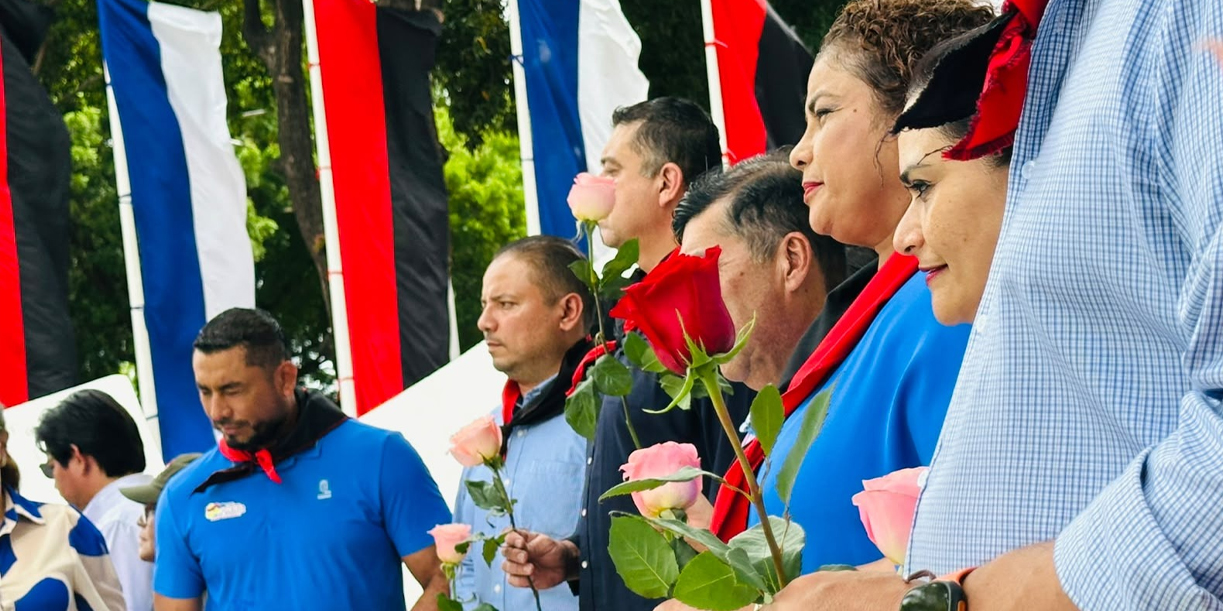 Foto: Nicaragua rinde homenaje a Tomás Borge y Fidel Castro con flores y honores/Cortesía