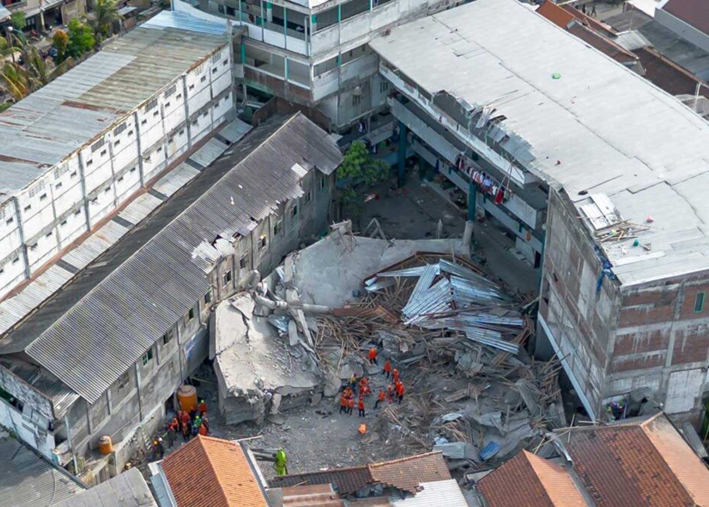Foto: Fatal derrumbe en sala de oración en Indonesia /Cortesía