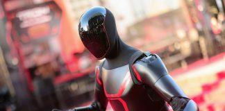 Foto: El robot de Tesla muestra habilidades /cortesía
