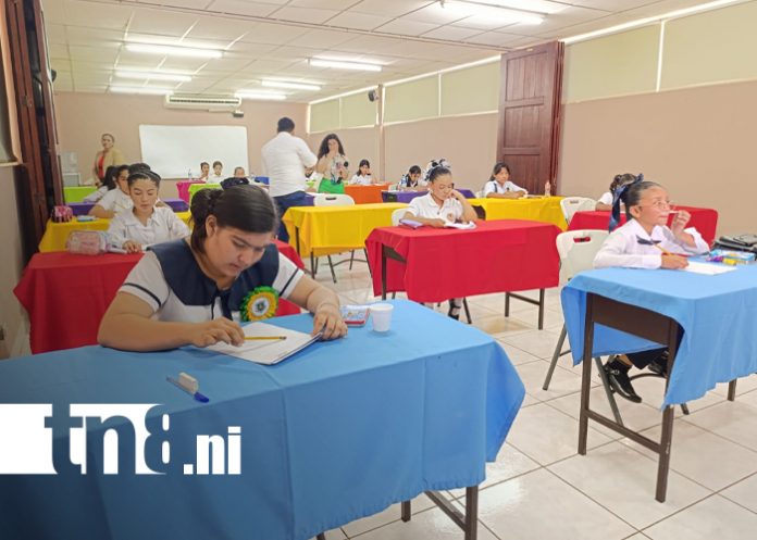 Foto: Estudiantes destacan en certamen nacional de matemáticas /TN8 Foto: Estudiantes destacan en certamen nacional de matemáticas /TN8