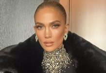 Foto: El polémico collar de Jennifer Lopez /cortesía