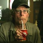 Stephen King regresa al cine con The Running Man, una brutal distopía más fiel a su novela Foto: Stephen King regresa al cine con The Running Man, una brutal distopía más fiel a su novela / Cortesía