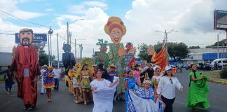 Foto: Colorido desfile cultural recorre Managua / TN8