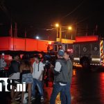 Conductor en aparente estado de ebriedad cae con su camioneta a un cauce en Managua Foto: camioneta se precipita a un cauce con dos heridos en Managua/TN8