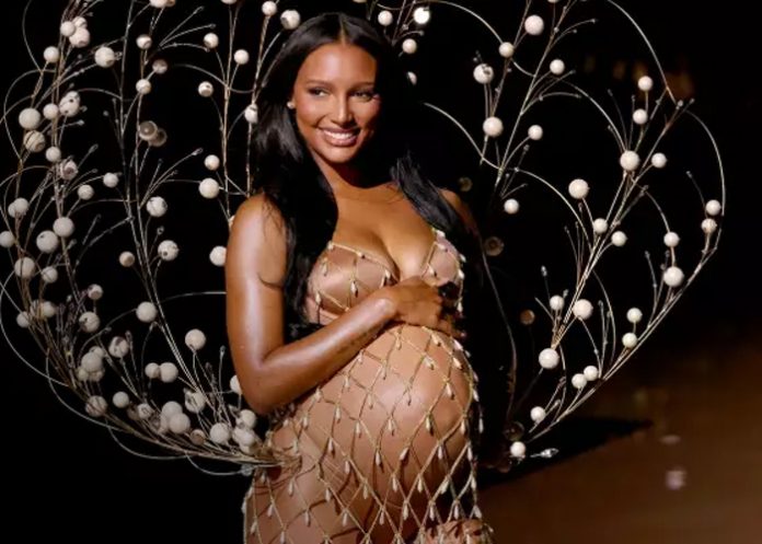 Foto: Jasmine Tookes desfila embarazada /cortesía Foto: Jasmine Tookes desfila embarazada /cortesía