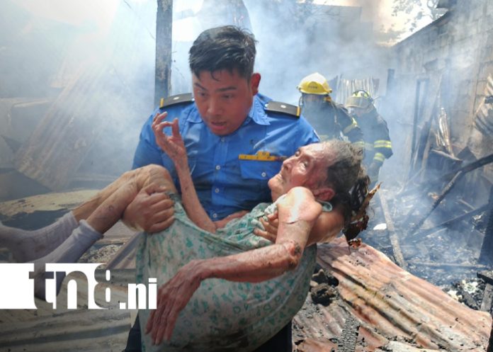 Foto: Incendio devasta vivienda en Managua /TN8 Foto: Incendio devasta vivienda en Managua /TN8