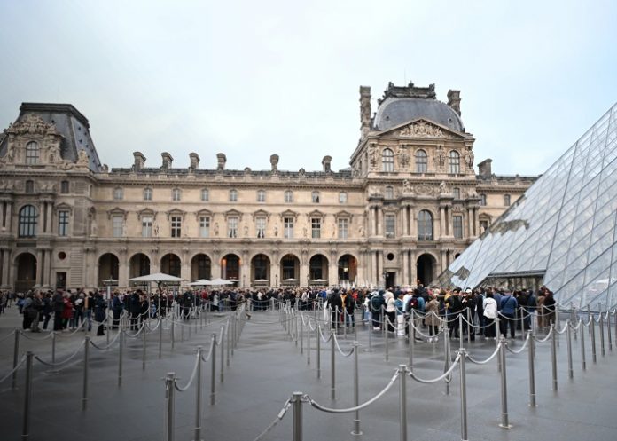 Foto: Robo en el Louvre /cortesía