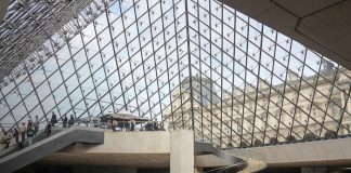 Foto: Shock por robo en el Louvre /cortesía