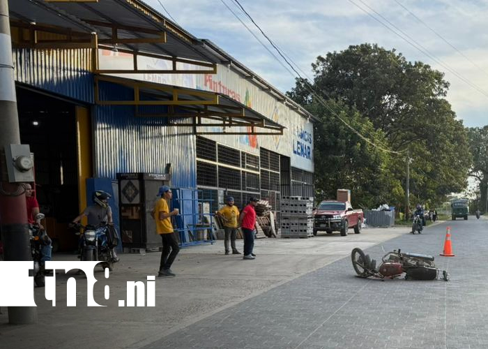 Foto:Motociclista impacta y escapa en accidente en Jalapa/TN8