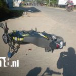 Maniobra imprudente provoca fuerte colisión entre motocicletas en Nueva Segovia Foto: Maniobra imprudente provoca fuerte colisión entre motocicletas en Nueva Segovia/TN8