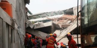 Foto: Fatal derrumbe en sala de oración en Indonesia /Cortesía