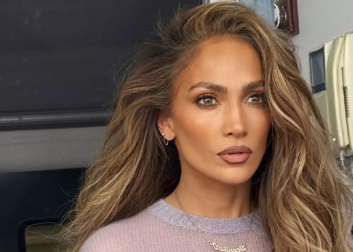 Foto: El polémico collar de Jennifer Lopez /cortesía