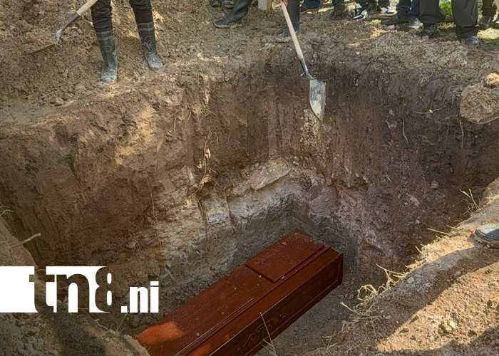 Foto: familia muere soterrada en Costa Rica/TN8