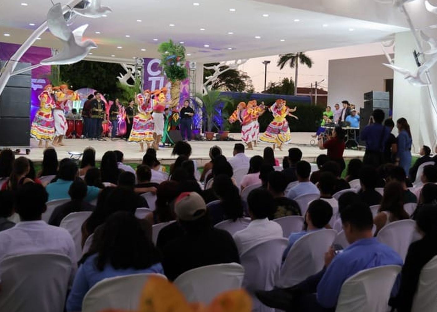 Foto: Tradición y creatividad se unen en el Festival Universitario de Danza en Managua/TN8