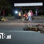 Accidente de tránsito en la Cuesta El Plomo deja tres personas lesionadas en Managua Foto: Noche de susto en Managua, accidente de motos deja tres heridos/TN8