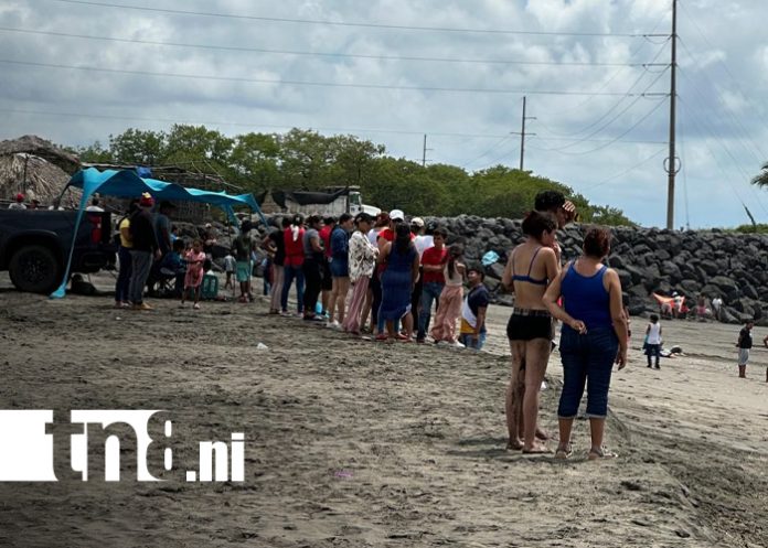 Foto: Recuperar el cuerpo del joven que murió arrastrado por la corriente en Paso Caballo /TN8 Foto: Recuperar el cuerpo del joven que murió arrastrado por la corriente en Paso Caballo /TN8