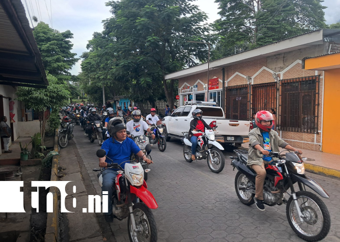 Foto: gran caravana recorre Ometepe en aniversario revolucionario/TN8