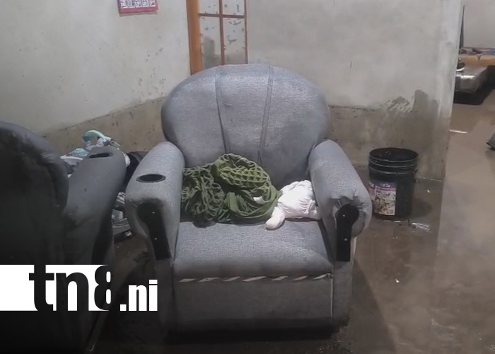 Foto: familias de Estelí viven horas de terror por la crecida de una quebrada/TN8