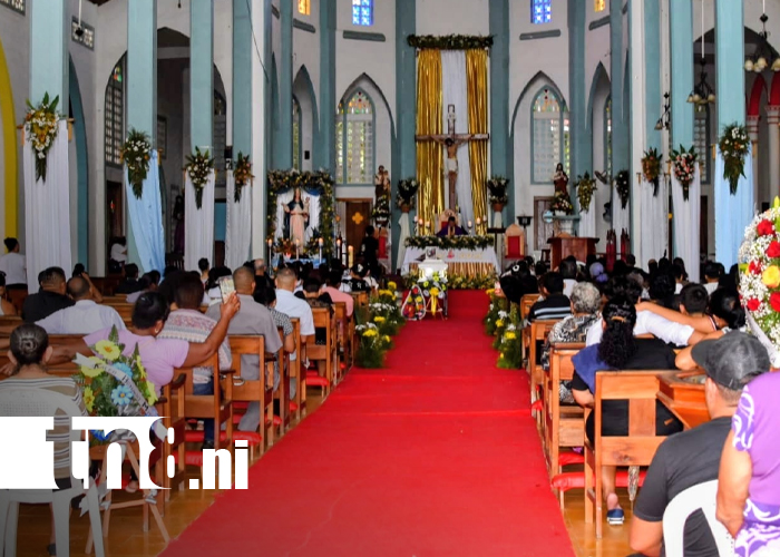 Foto: Bluefields llora la partida de Luis Francisco Flores González/TN8