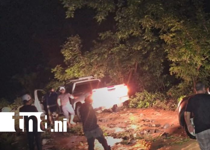 2 Foto:Rescate exitoso de vehículo atrapado en río en Carazo/TN8