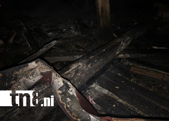 Foto: Rayo cae sobre una vivienda en Bluefields y la reduce a cenizas/TN8
