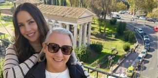 Foto: Carmen Villalobos y su mamá en el Vaticano/Cortesía