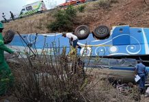 Sudáfrica llora a 40 muertos tras accidente de autobús en Limpopo Foto: Brutal accidente de tránsito en Sudáfrica /Cortesía