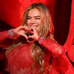 Karol G deslumbra al modelar en el Victoria’s Secret Fashion Show 2025 Karol G deslumbra al modelar en el Victoria’s Secret Fashion Show 2025