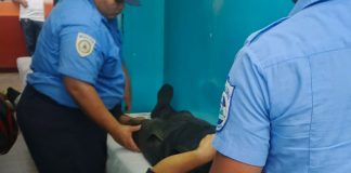 Foto: Motociclista queda vivo de milagro tras ser golpeado por un furgón en Rivas/TN8