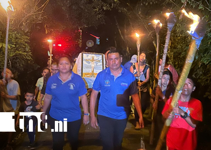 Foto: Diriá se ilumina con el “Pase de las Ánimas”: tres siglos de fe y memoria/TN8