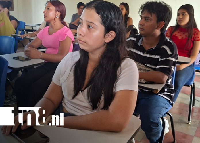 Foto: Ometepe y Granada celebran apertura de la Academia de Idiomas Brian Wilson/TN8