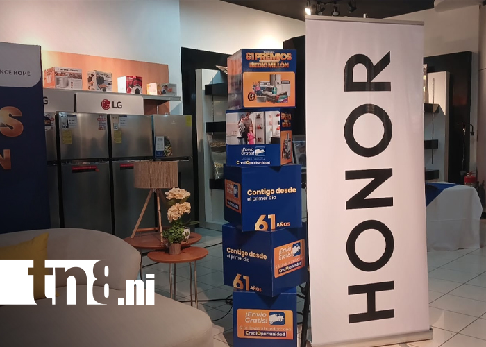 Foto: La Curacao premiando a sus clientes más fieles /TN8