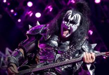 Foto: Gene Simmons se desmaya al volante /Cortesía