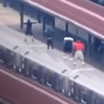 Jovencitos mueren en EE.UU. al intentar un peligroso ‘trend’ en el metro (VIDEO) Adolescentes mueren haciendo el trend ‘subway surfing’