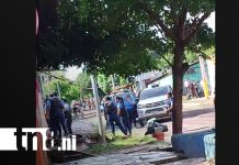 Adolescente ataca a su familia y abre fuego contra agentes en el barrio San Judas Foto: Menor agrede a familiares y provoca caos en San Judas/ TN8