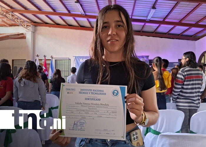 Foto: Protagonistas celebran certificación en Carazo/ TN8