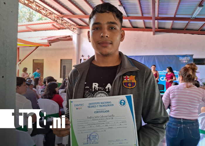 Foto: Protagonistas celebran certificación en Carazo/ TN8