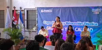 Foto: Protagonistas celebran certificación en Carazo/ TN8