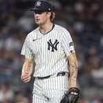 Schittler mete a los Yankees a Serie Divisional Schittler y Yankees clasifican a Serie Divisional